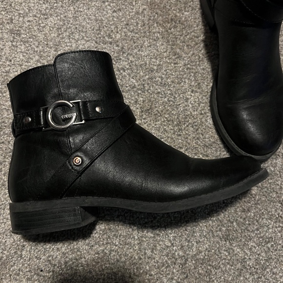 Short boots - Picture 2 of 2